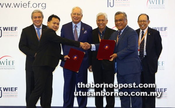 UNIMAS and RESONICS Cooperation in Developing Smart City and Industry 4.0
