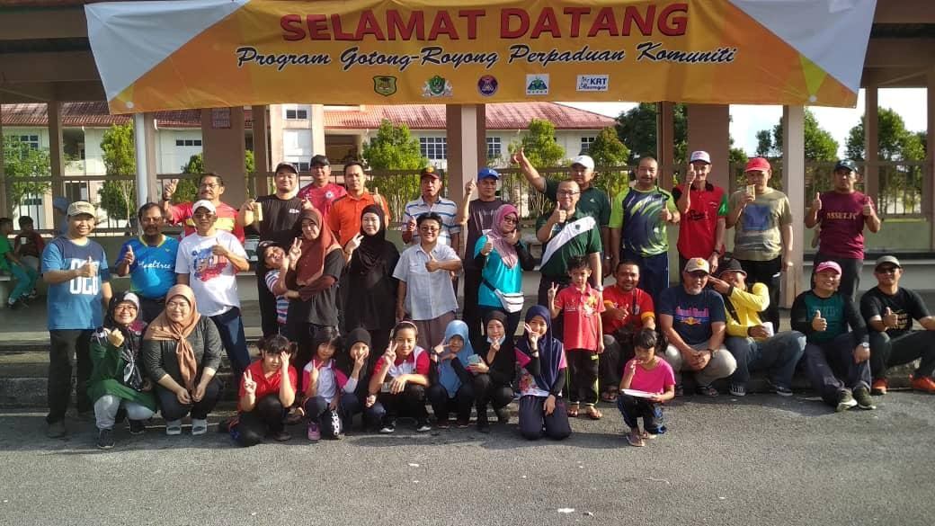 Program Gotong-Royong Perpaduan Komuniti anjuran KJM Rasmaja Matang Jaya