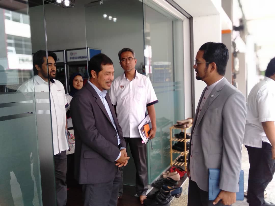 Kunjungan Hormat CEO TERAJU ke pejabat YB Sheikh Omar Exco Keusahawan, Sains dan…